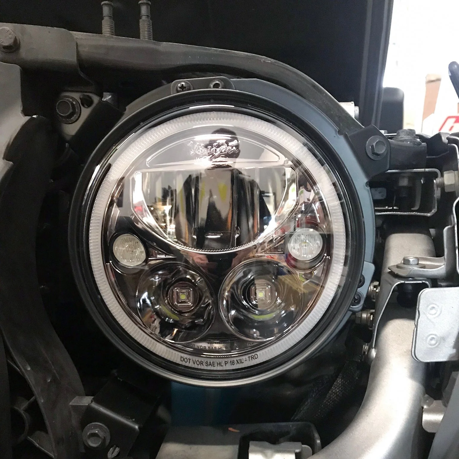18+ Jeep JL / '20+ Jeep Gladiator VX LED Headlight Kit - Black Chrome | White Halo