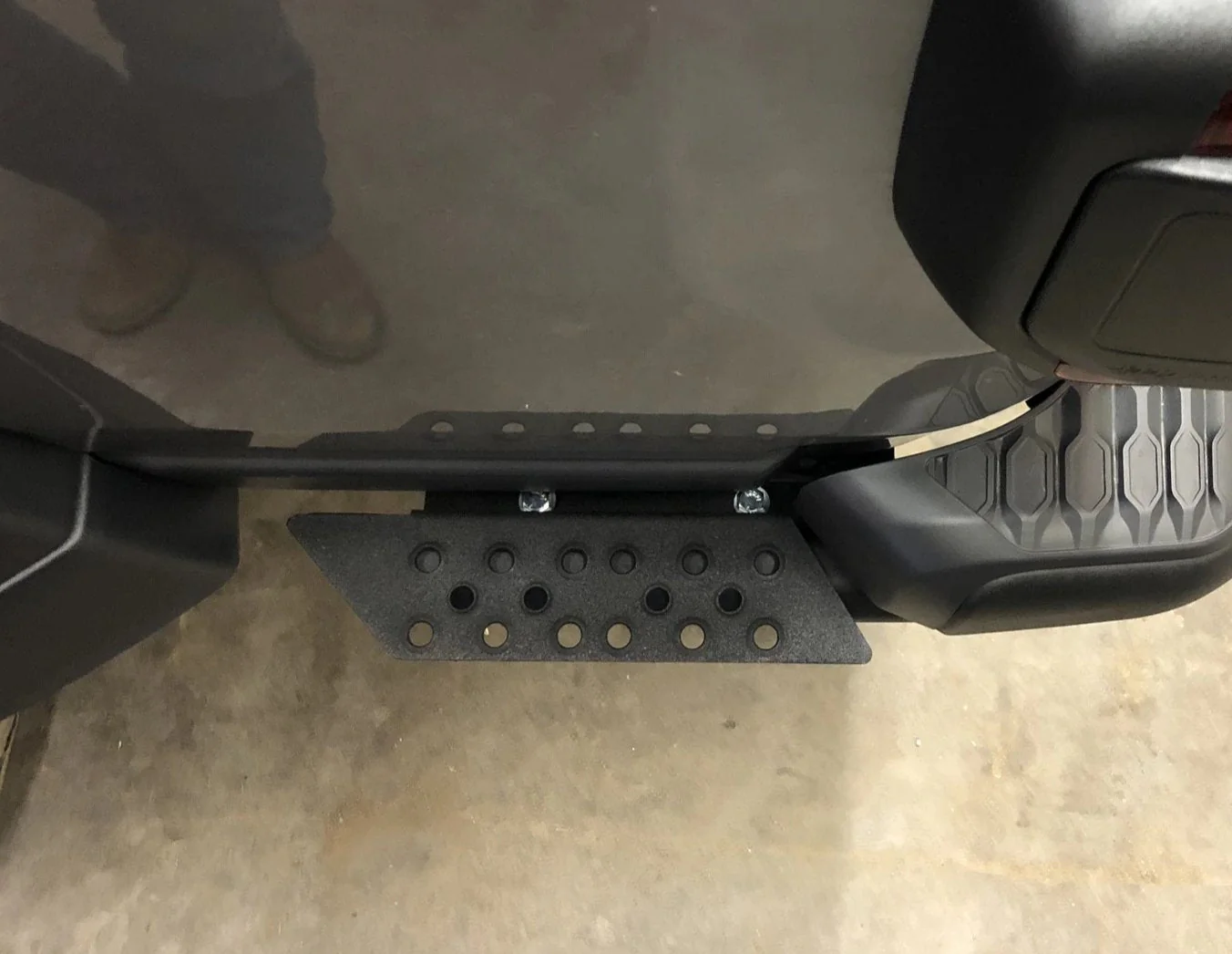 Rubicon Bed Steps for Jeep Gladiator JT Rubicon (2020+) - Image 2