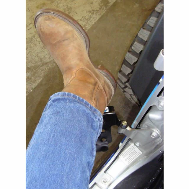 Exterior Door Pedal for Jeep Wrangler TJ (1997-06) & LJ (2004-06) Passenger Side - Image 5