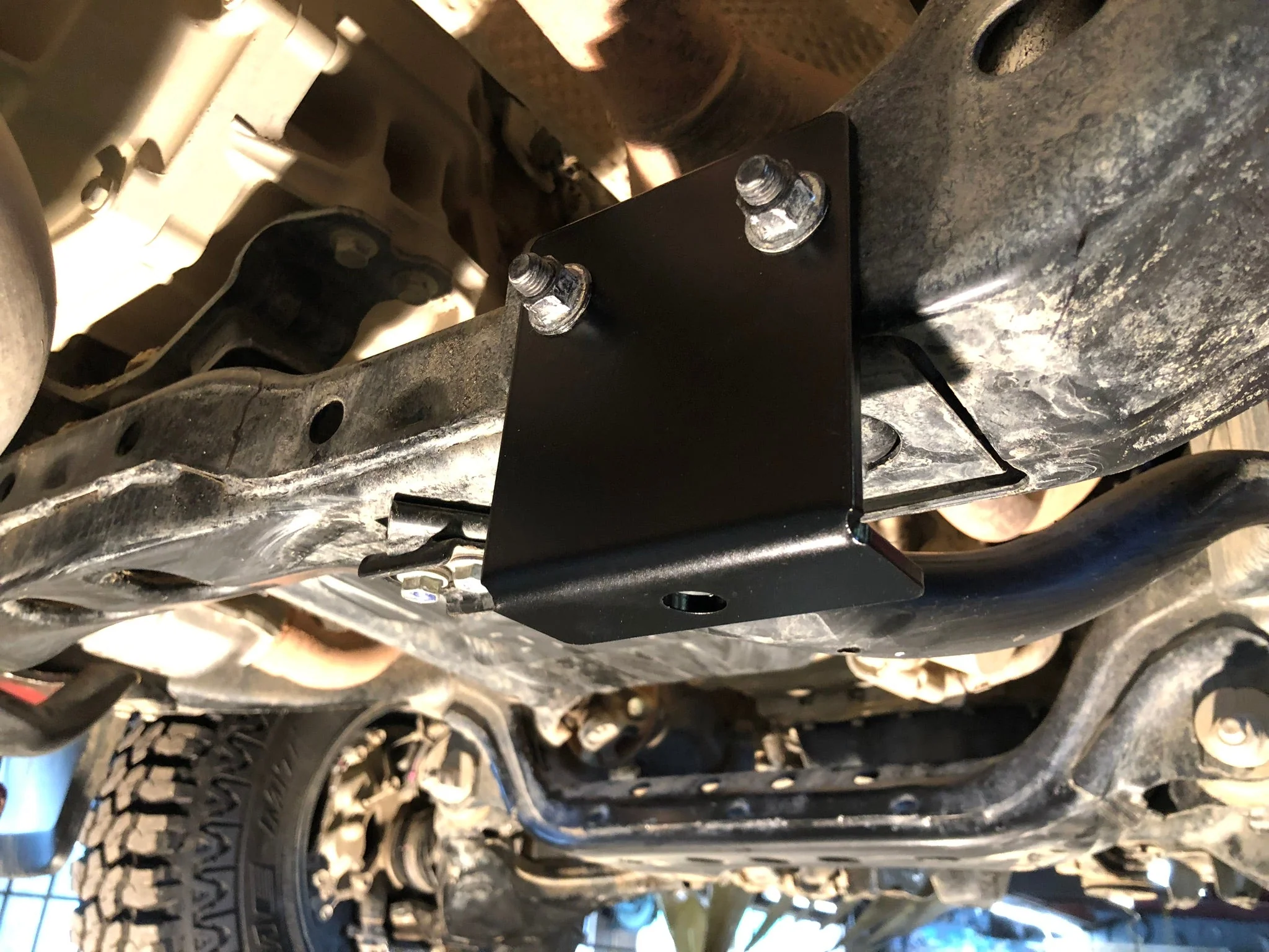 Middle Transmission Skid Plate (Steel) for Toyota Tacoma Gen 2 & 3 (2005-15, 2016-21) - Image 5